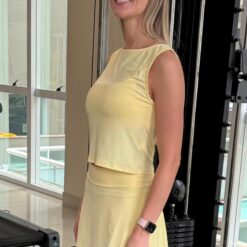 Regata Summer - Decote Canoa Amarelo Manteiga